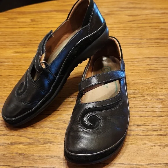 Naot Matai Mary Jane Leather Black Swirl Shoes Size 37 - Picture 2 of 11